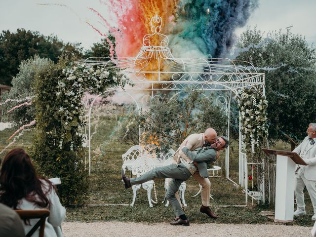 Le mariage de Cédric et Franck à Lussan, Gard 9