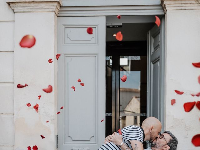 Le mariage de Cédric et Franck à Lussan, Gard 2