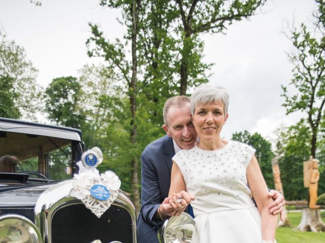 Le mariage de Laurence et Domnique à Saint-Sorlin-en-Bugey, Ain 6