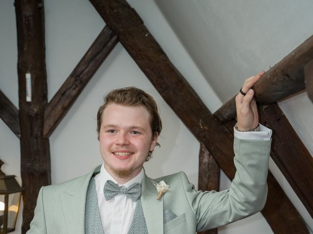 Le mariage de Lucas et Sarah à Toutainville, Eure 38