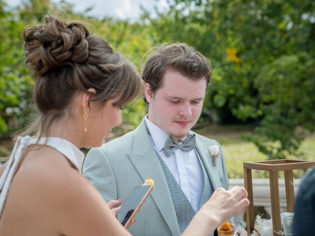 Le mariage de Lucas et Sarah à Toutainville, Eure 88