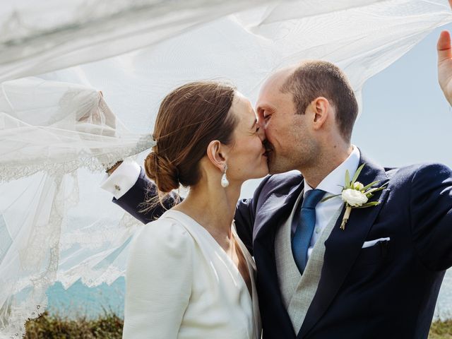 Le mariage de Charles et Mara à Granville, Manche 18