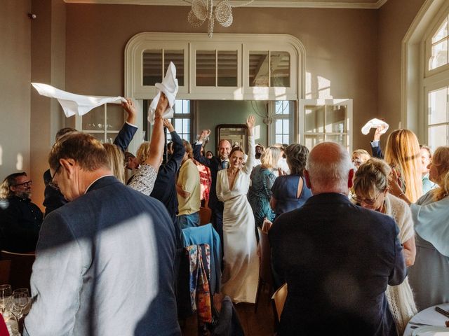 Le mariage de Charles et Mara à Granville, Manche 26