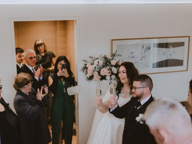 Le mariage de Liviu et Gratiana à Paris, Paris 14