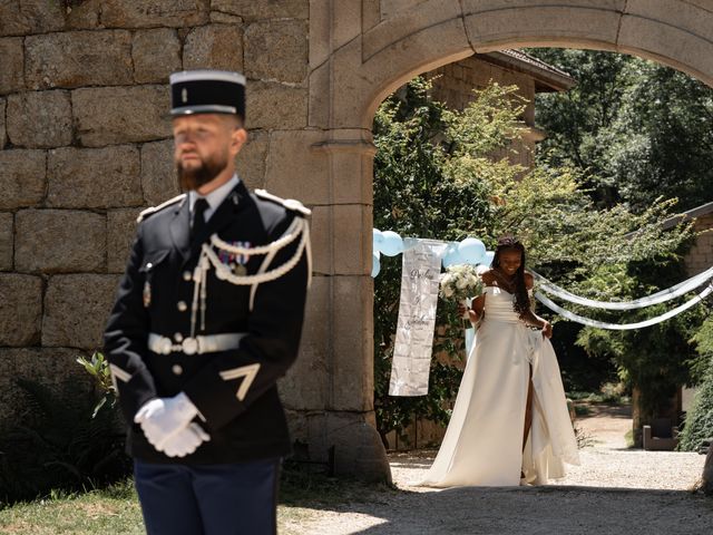 Le mariage de Aurélien et Darline à Lalouvesc, Ardèche 8