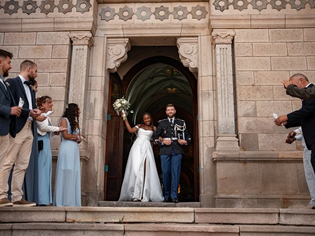 Le mariage de Aurélien et Darline à Lalouvesc, Ardèche 16
