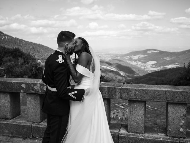 Le mariage de Aurélien et Darline à Lalouvesc, Ardèche 17