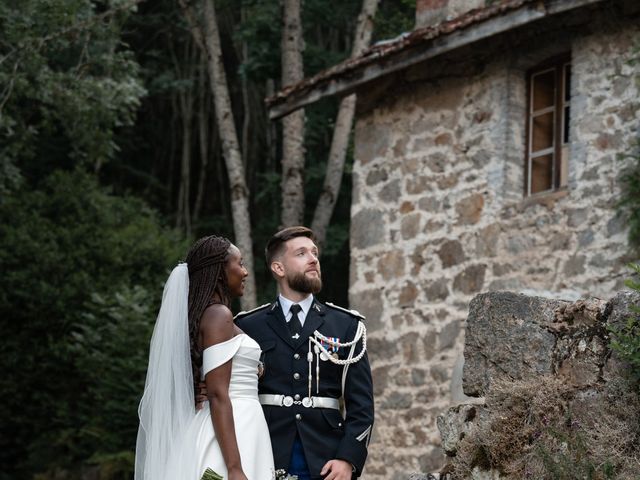 Le mariage de Aurélien et Darline à Lalouvesc, Ardèche 27