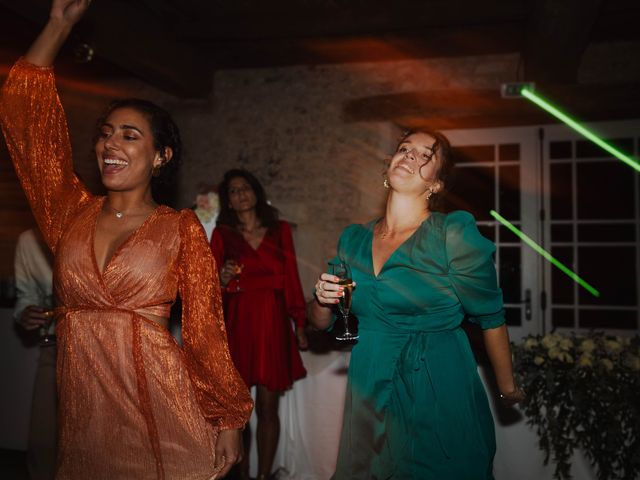 Le mariage de Thomas et Pauline à Léoville, Charente Maritime 87