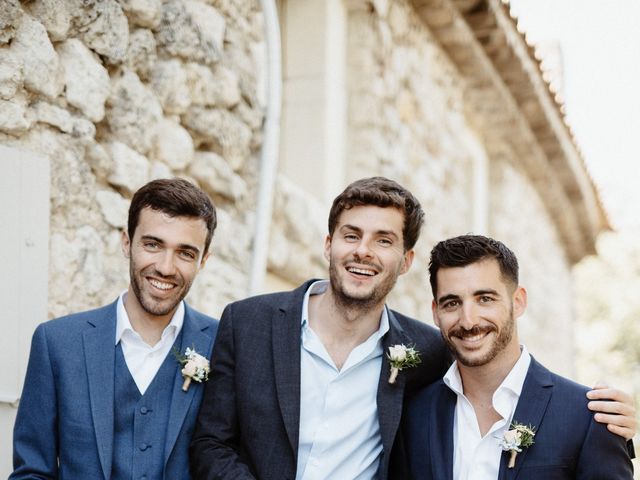Le mariage de Adrien et Caroline à Grignan, Drôme 13