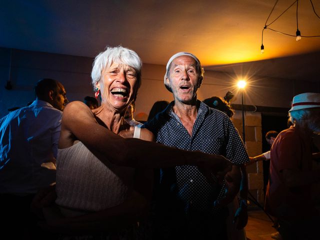 Le mariage de Jonathan et Elsa à Saint-Aulaye, Dordogne 41