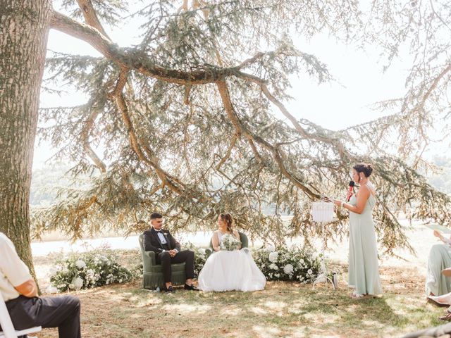 Le mariage de Clément et Elsa à Bourg-de-Thizy, Rhône 17