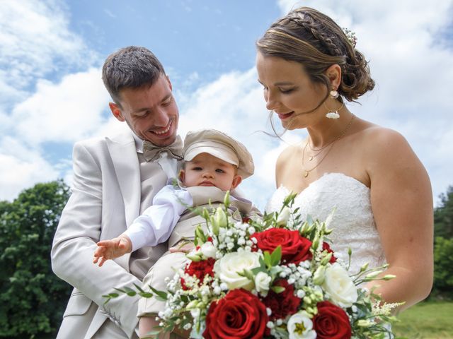 Le mariage de Raphaël et Hélène à Lapte, Haute-Loire 4