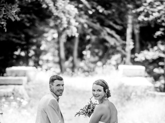 Le mariage de Raphaël et Hélène à Lapte, Haute-Loire 5
