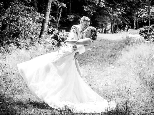 Le mariage de Raphaël et Hélène à Lapte, Haute-Loire 8
