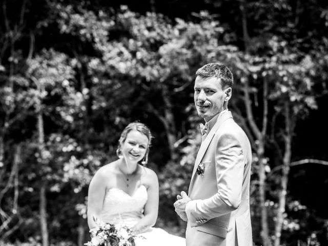 Le mariage de Raphaël et Hélène à Lapte, Haute-Loire 11