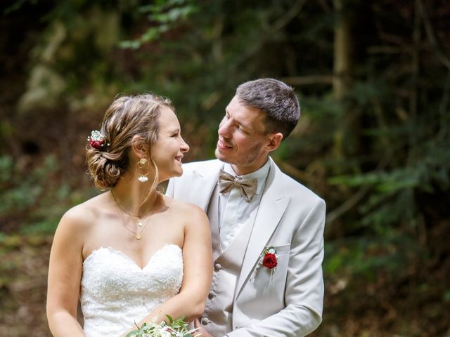 Le mariage de Raphaël et Hélène à Lapte, Haute-Loire 14