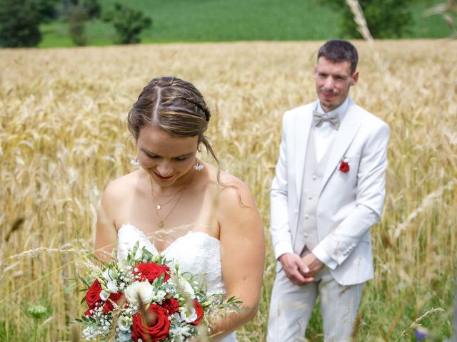 Le mariage de Raphaël et Hélène à Lapte, Haute-Loire 31
