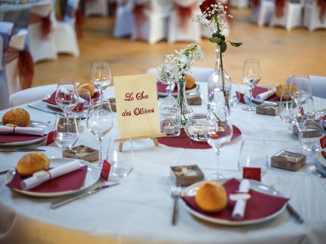 Le mariage de Raphaël et Hélène à Lapte, Haute-Loire 37