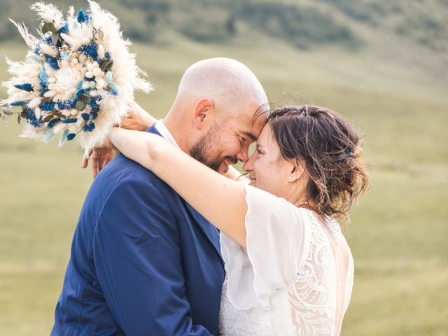 Le mariage de Fabien et Chloé à Saint-André-de-Boëge, Haute-Savoie 11