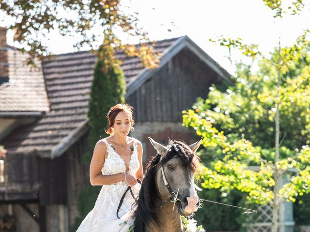 Le mariage de Alexandre et Leslie à Arc-sous-Cicon, Doubs 58