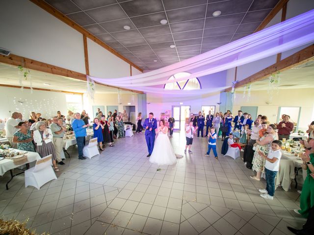 Le mariage de Fabien et Aurore à Salans, Jura 18