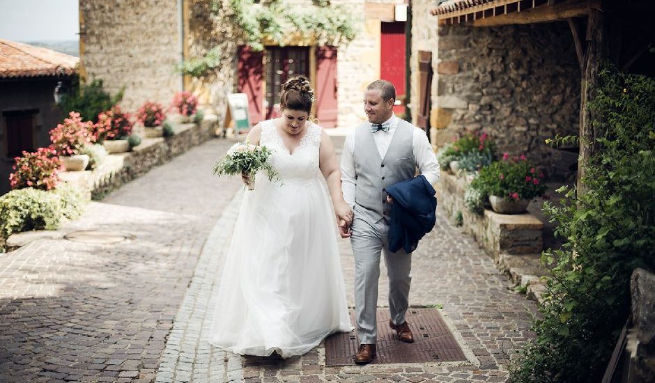 Le mariage de Bastien  et Othilie à Chambost-Allières, Rhône