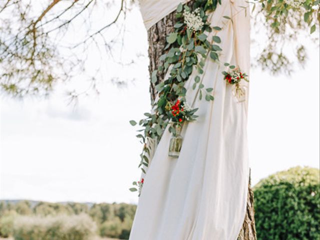 Le mariage de Julian et Sophie à Orgon, Bouches-du-Rhône 36