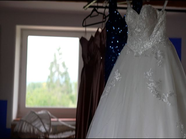 Le mariage de Loïc et Tiffany à Champdieu, Loire 3