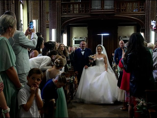 Le mariage de Loïc et Tiffany à Champdieu, Loire 5