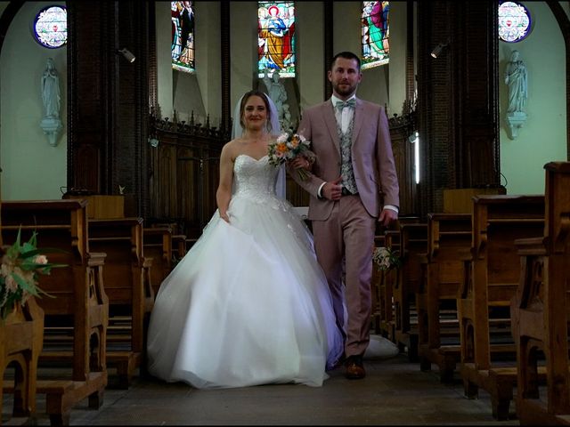 Le mariage de Loïc et Tiffany à Champdieu, Loire 7