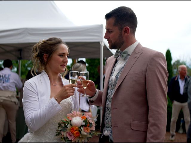 Le mariage de Loïc et Tiffany à Champdieu, Loire 10