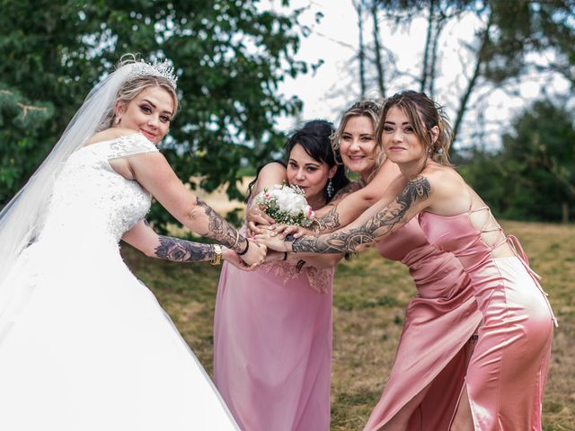 Le mariage de Benjamin et Cyndell à Luynes, Indre-et-Loire 34