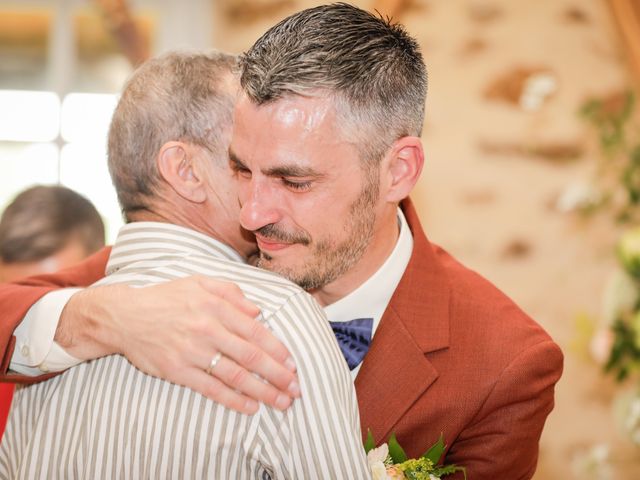 Le mariage de Frédéric et David à Avessé, Sarthe 32