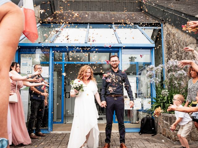 Le mariage de Jeremy et Coralie à Tréflévenez, Finistère 4