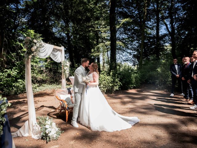 Le mariage de Jeremy et Coralie à Tréflévenez, Finistère 24