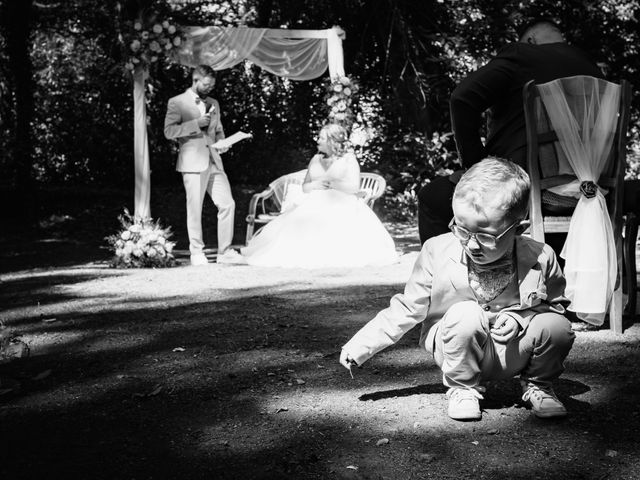 Le mariage de Jeremy et Coralie à Tréflévenez, Finistère 29