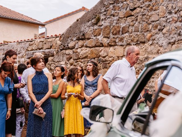 Le mariage de Rémi et Laure à Chanat-la-Mouteyre, Puy-de-Dôme 8