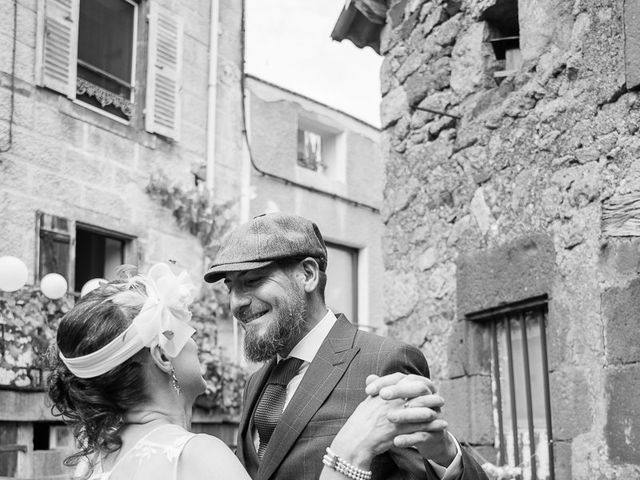 Le mariage de Rémi et Laure à Chanat-la-Mouteyre, Puy-de-Dôme 13