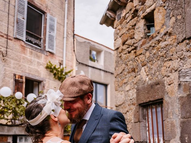 Le mariage de Rémi et Laure à Chanat-la-Mouteyre, Puy-de-Dôme 14
