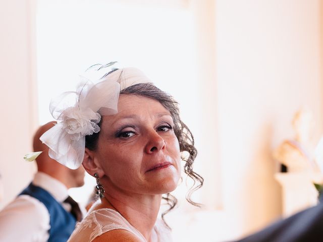 Le mariage de Rémi et Laure à Chanat-la-Mouteyre, Puy-de-Dôme 29