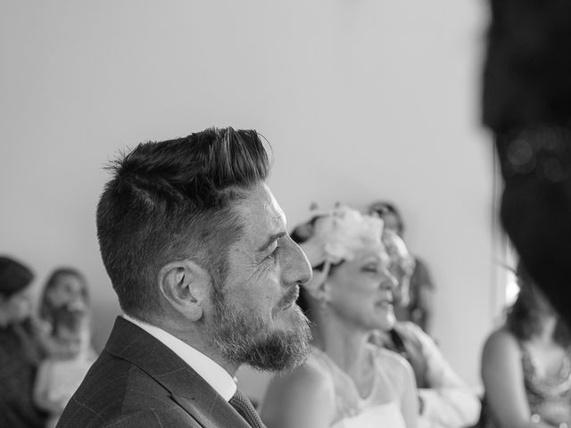 Le mariage de Rémi et Laure à Chanat-la-Mouteyre, Puy-de-Dôme 31
