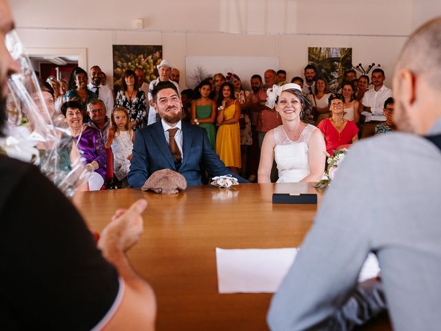Le mariage de Rémi et Laure à Chanat-la-Mouteyre, Puy-de-Dôme 33