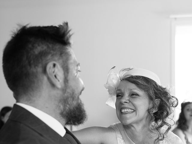 Le mariage de Rémi et Laure à Chanat-la-Mouteyre, Puy-de-Dôme 44