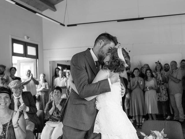 Le mariage de Rémi et Laure à Chanat-la-Mouteyre, Puy-de-Dôme 45