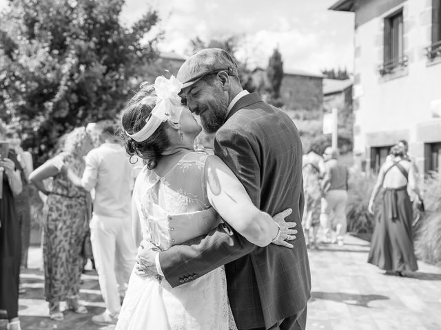 Le mariage de Rémi et Laure à Chanat-la-Mouteyre, Puy-de-Dôme 61