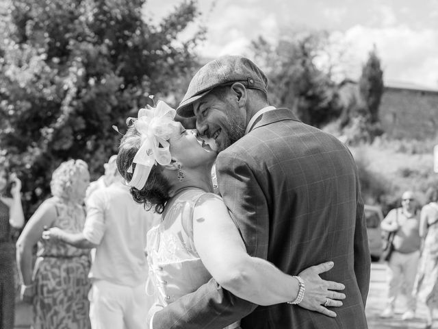Le mariage de Rémi et Laure à Chanat-la-Mouteyre, Puy-de-Dôme 62