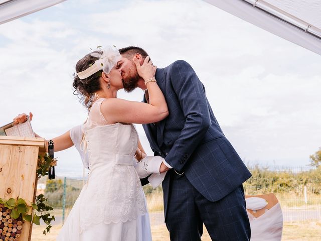 Le mariage de Rémi et Laure à Chanat-la-Mouteyre, Puy-de-Dôme 83