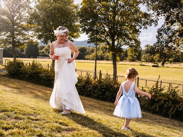 Le mariage de Rémi et Laure à Chanat-la-Mouteyre, Puy-de-Dôme 109