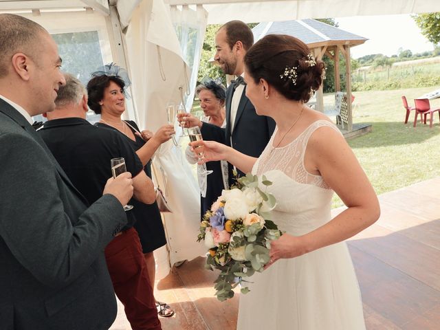 Le mariage de Johann  et Laure  à Saint-Pierre-sur-Dives, Calvados 16